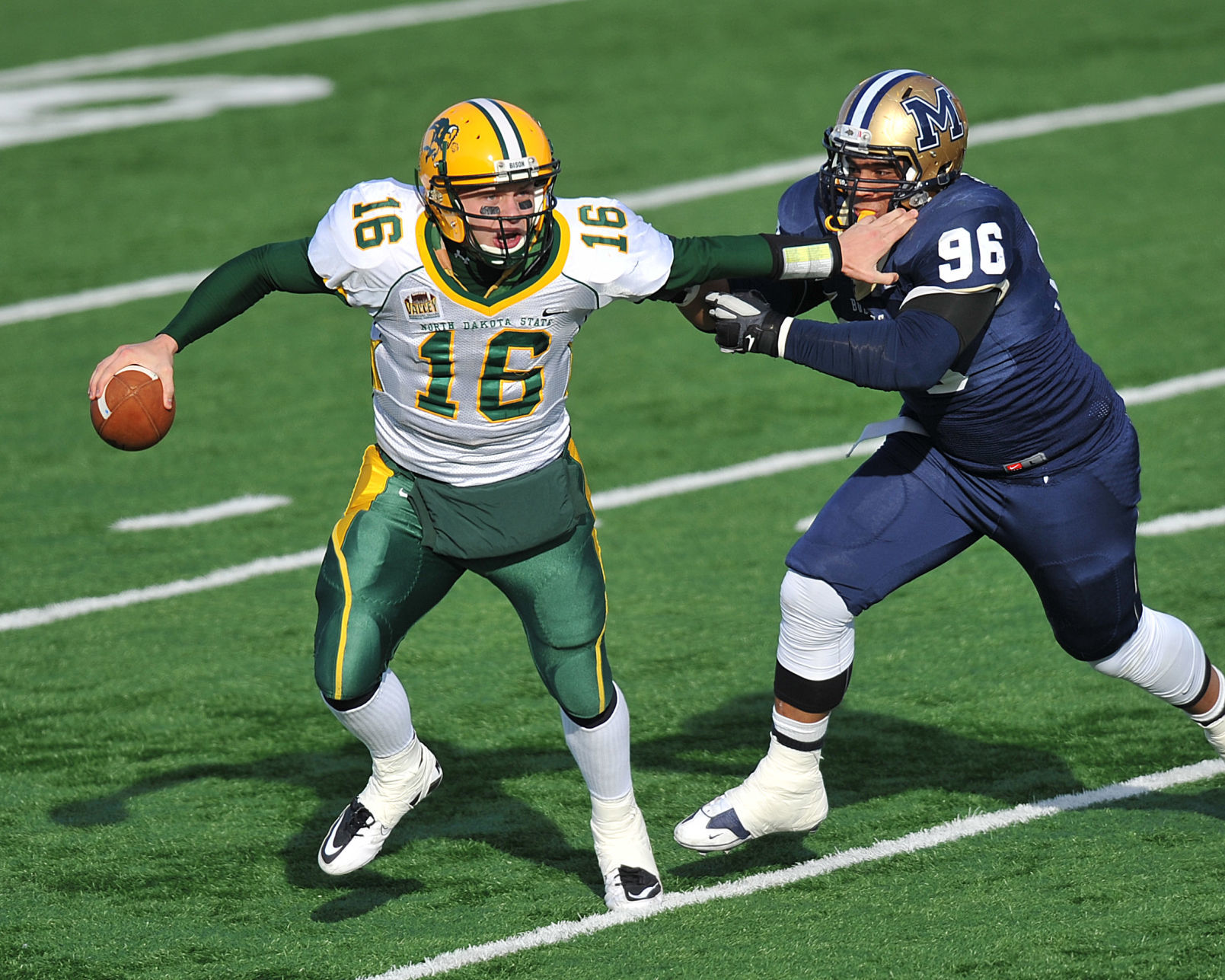 2010 NCAA FCS Playoffs, First Round — North Dakota State 42, Montana State 17
